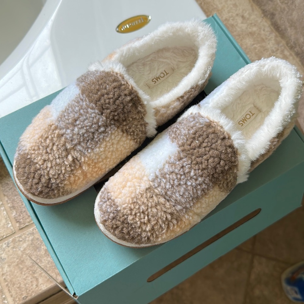 Toms India slippers